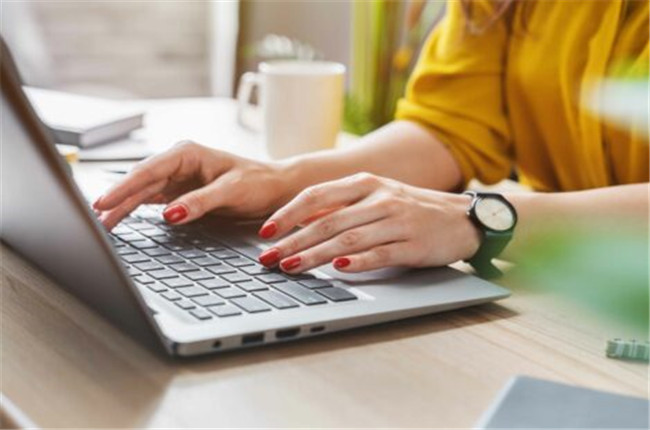 江门侦探闲观男人出轨光影，社会共守婚姻浪漫星空